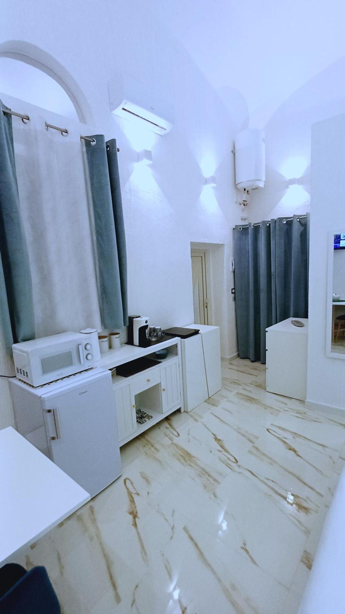 Elegance Room 03 Бари Экстерьер фото